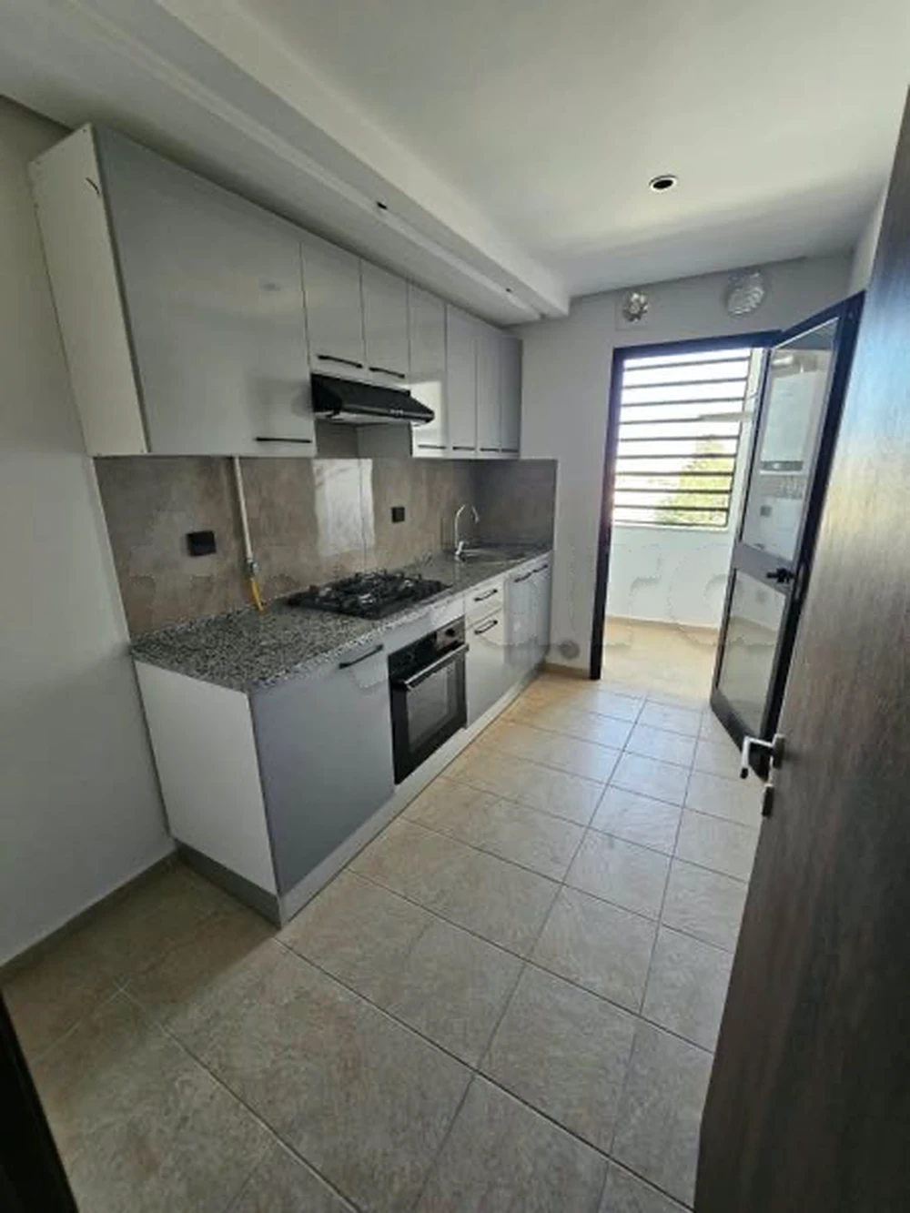 🏡à louer un appartement neuf à chotrana 3