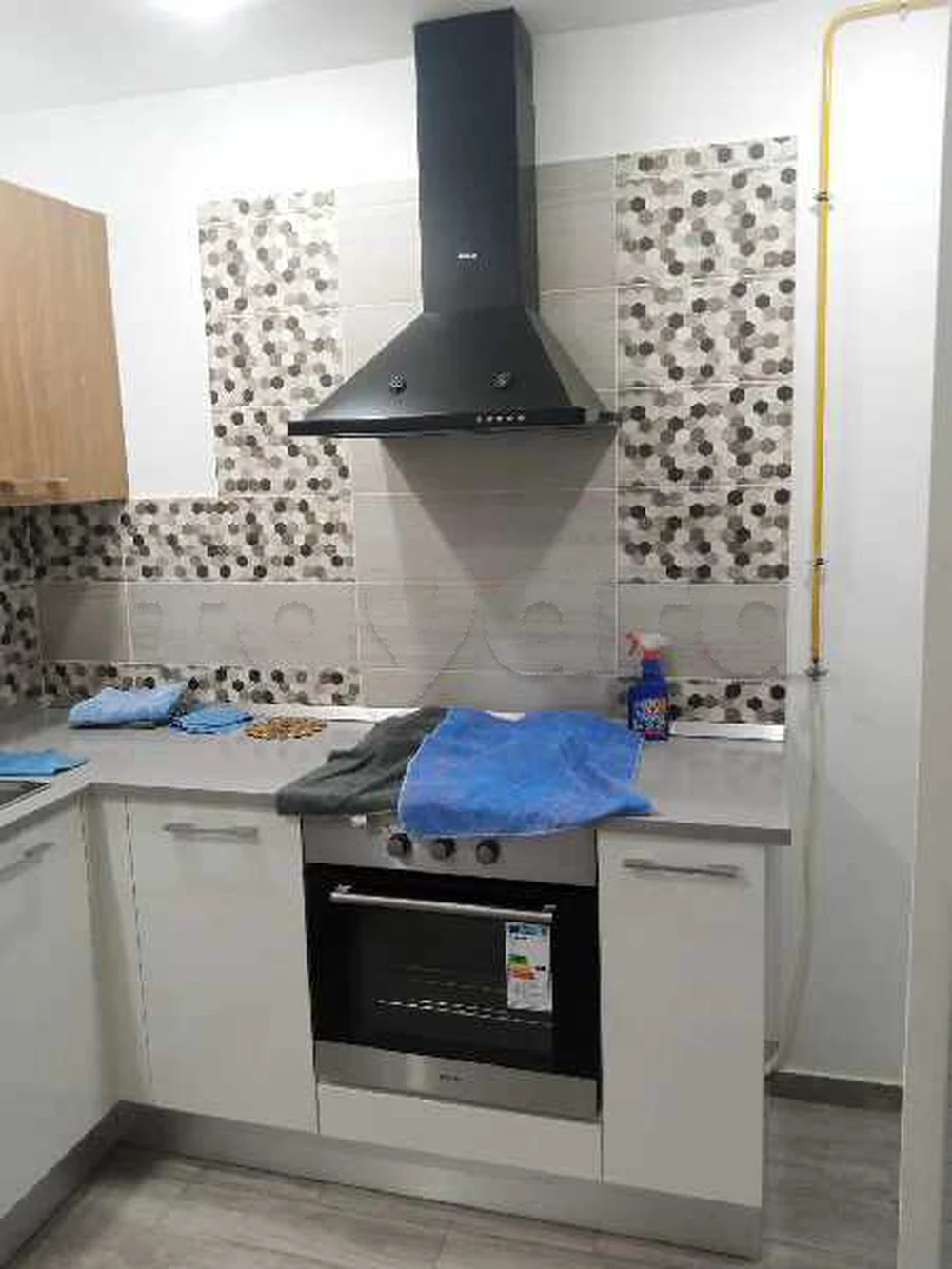 Appartement s+2 très propre et proche de toute commodités en 2 ème étage ouardia 2
