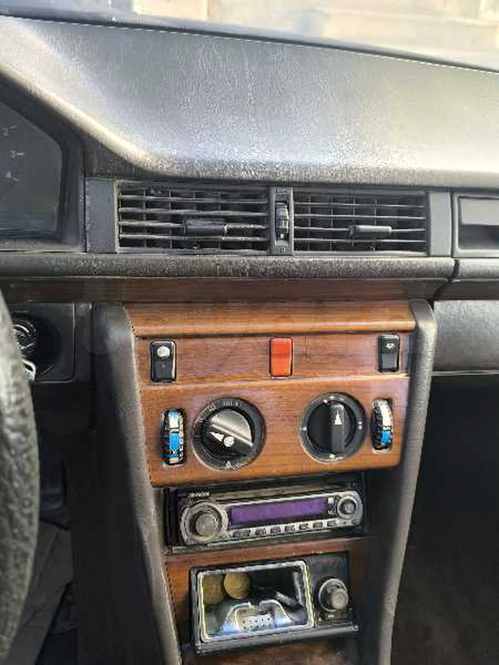 Mercedes-Benz 220