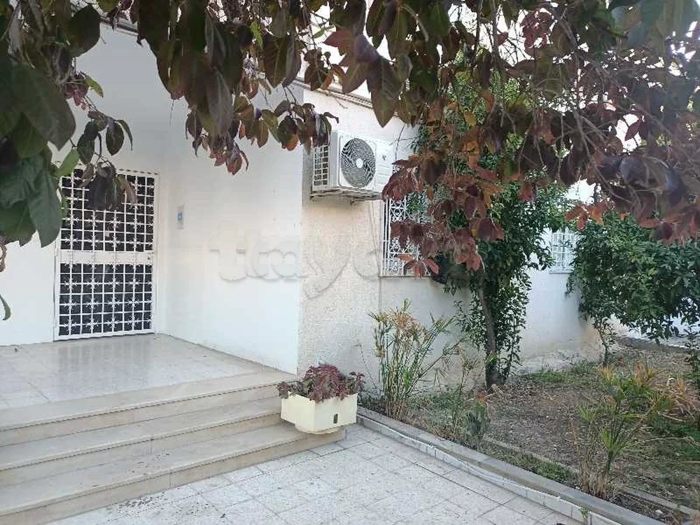 RDC Villa S+5 Manar 3 Bureautique