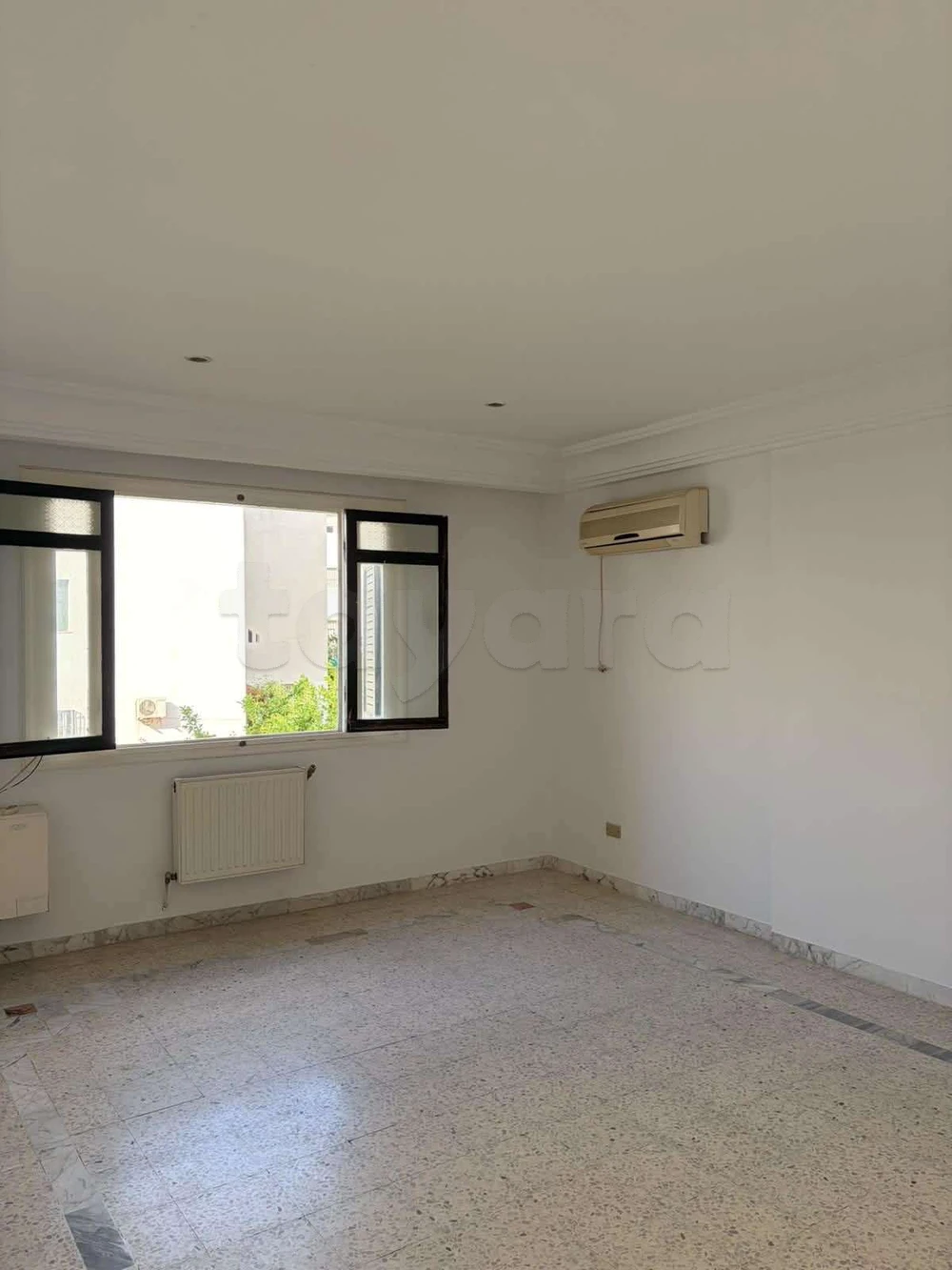 Appartement S+4 à Menzah 8