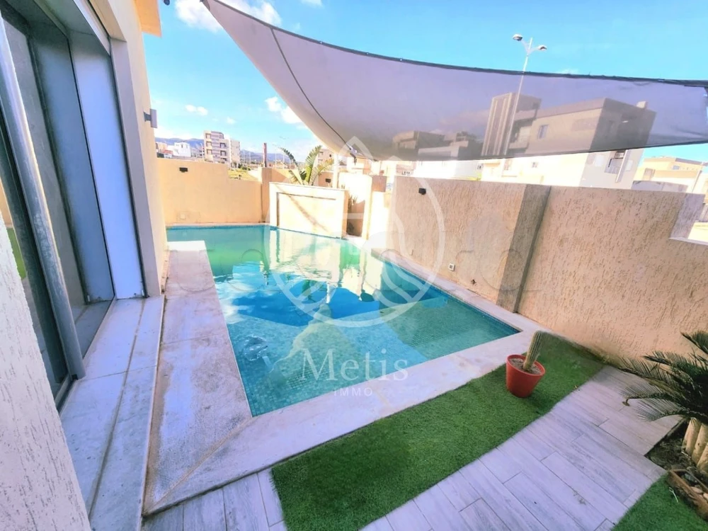 Location annuelle Duplex S+3 meublé avec piscine
