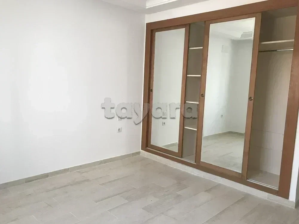 Location appartement luxueux S+3 au Menzah 9