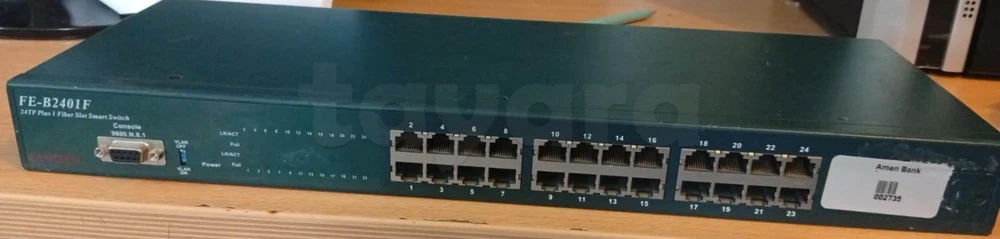 Switch Réseau LANTECH FE-B2401F / 24 Ports Fast Ethernet + 1 Slot Fibre Optique / Smart Switch Administration Console & VLAN