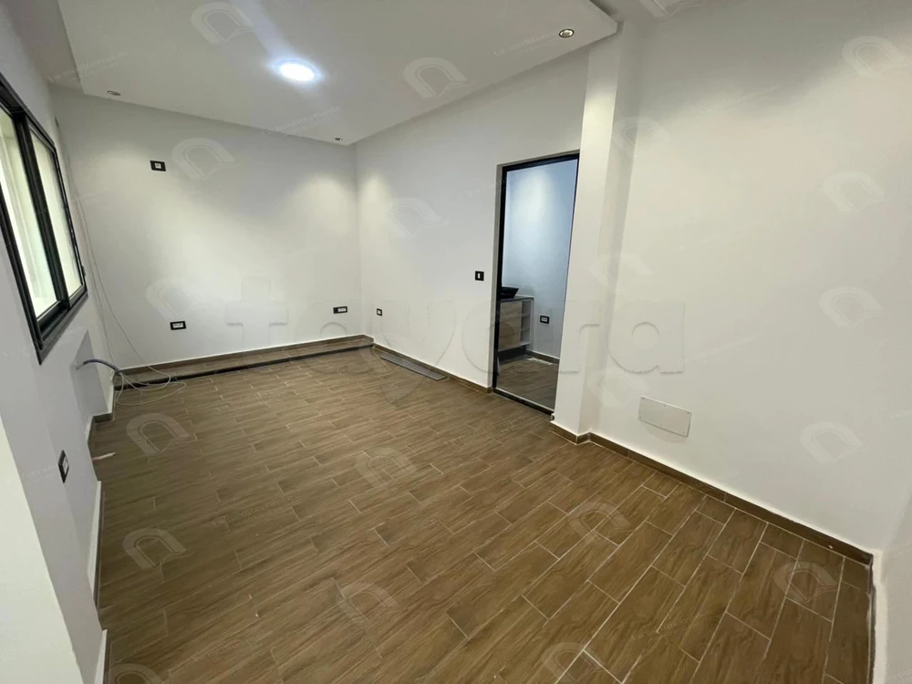 A louer un Etage de villa s+4 Usage bureautique A Rades cote apollo