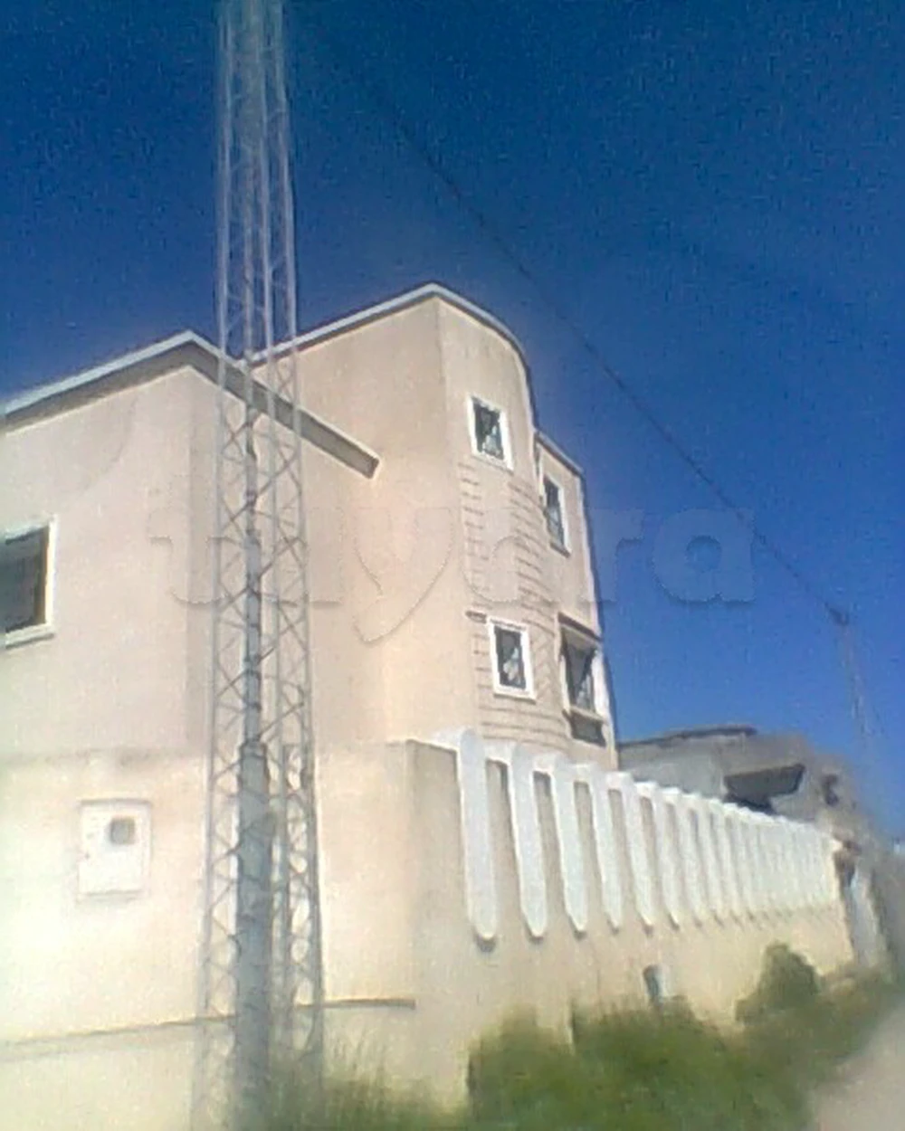RDC d'une villa à louer à Enkhilette