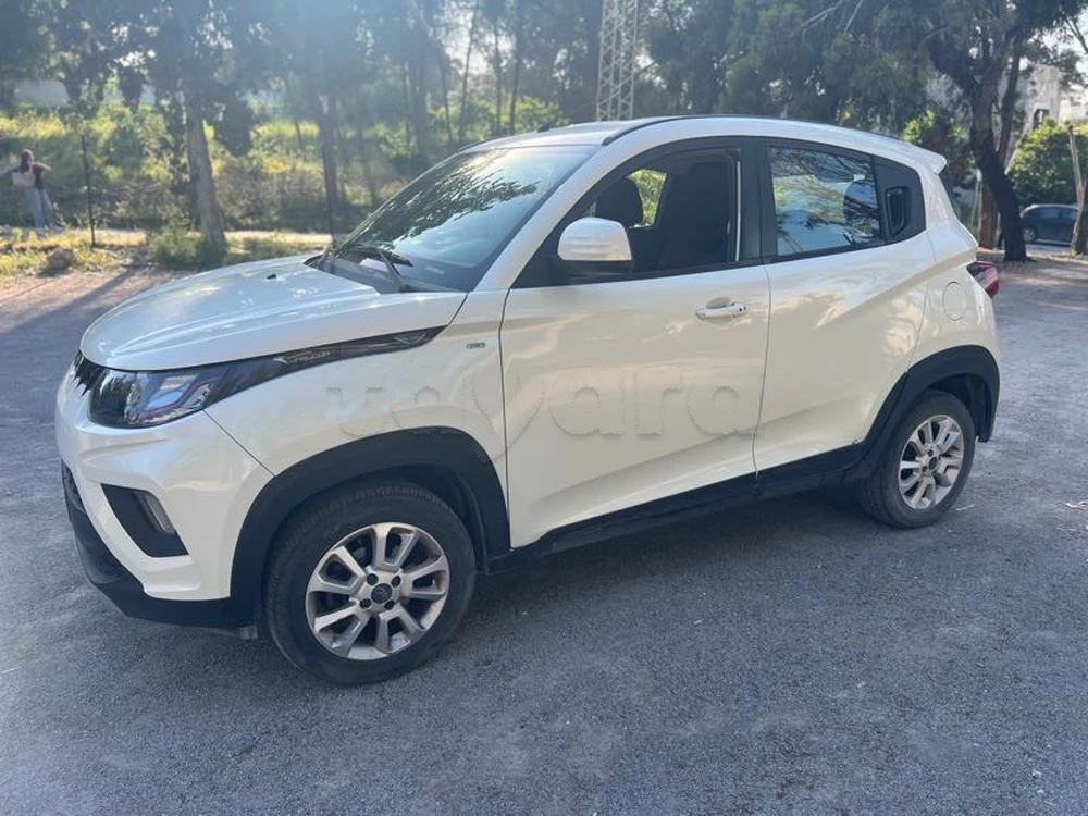 Carte voiture Mahindra Hover