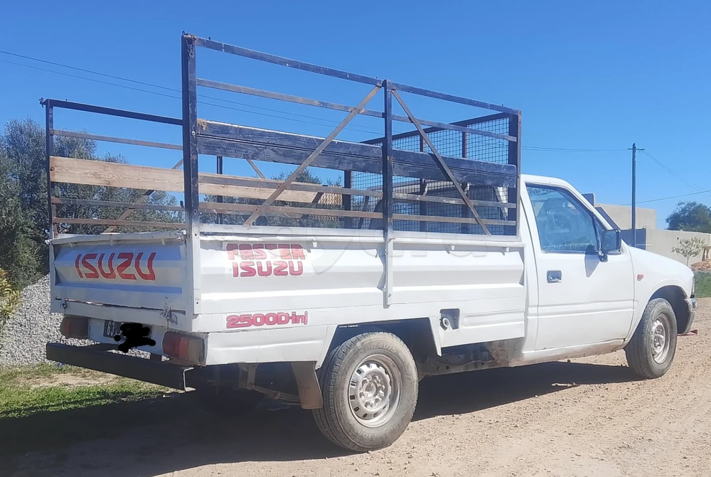 Isuzu Trooper