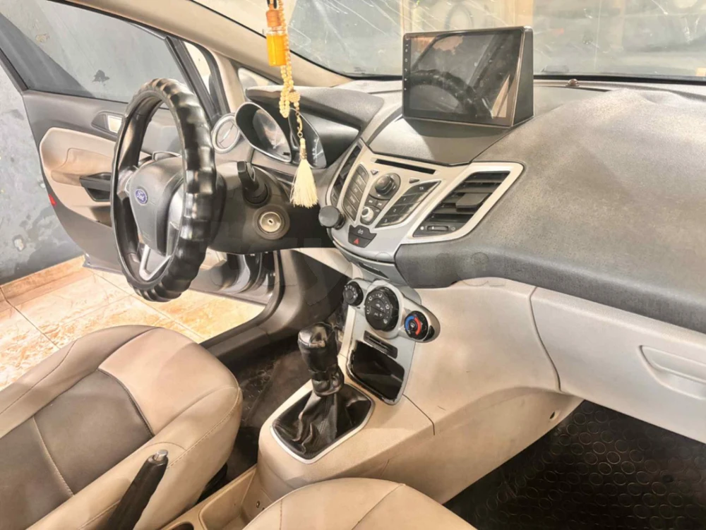 Carte voiture Ford Fiesta