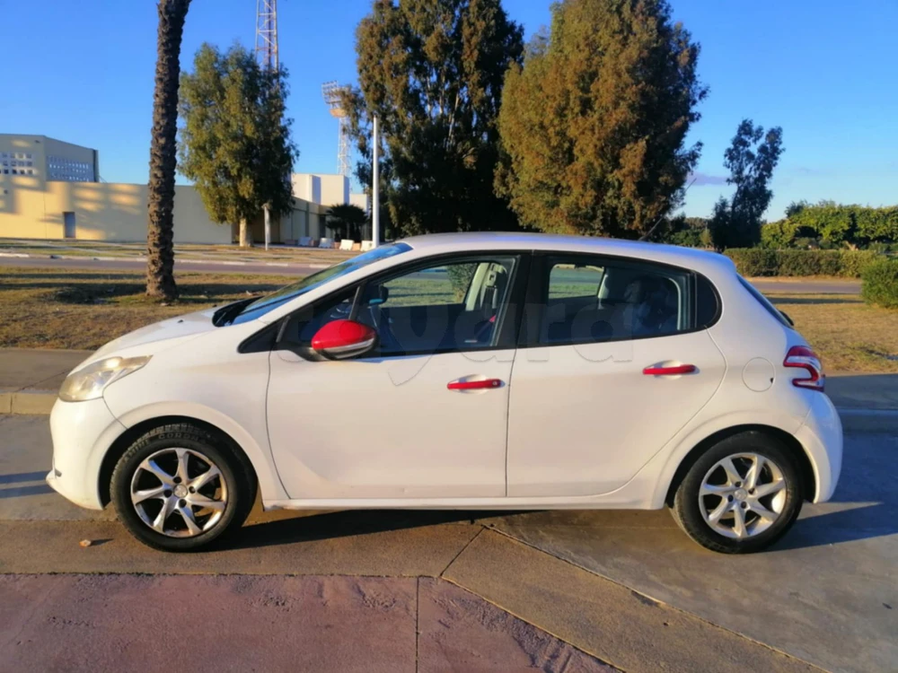 Carte voiture Peugeot 208