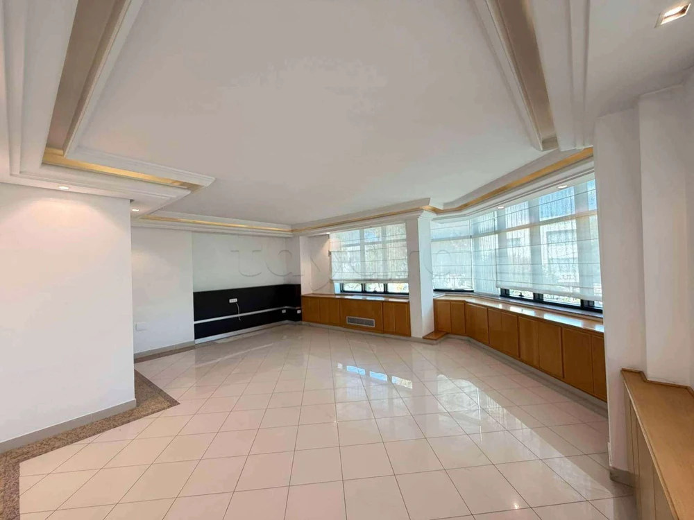 A louer bureau 5 pièces 200 m² à Mutuelle ville
