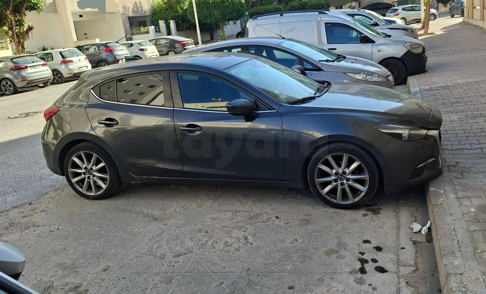 Carte voiture Mazda 3
