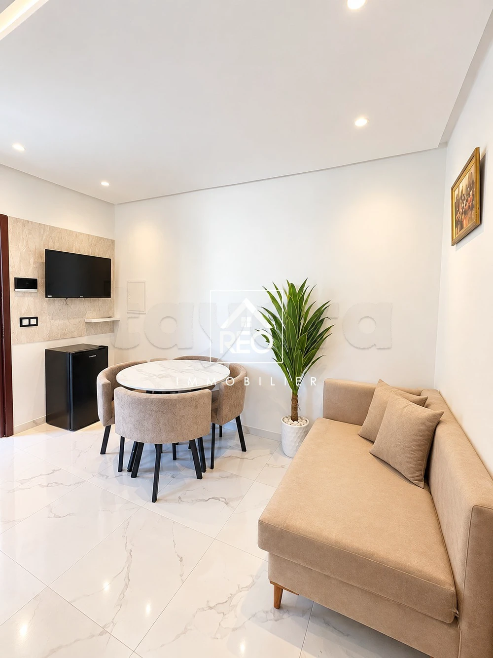 A VENDRE :Un appartement S+1, idéalement situé à La Soukra Chotranna 3, au sein d'une résidence moderne R+2