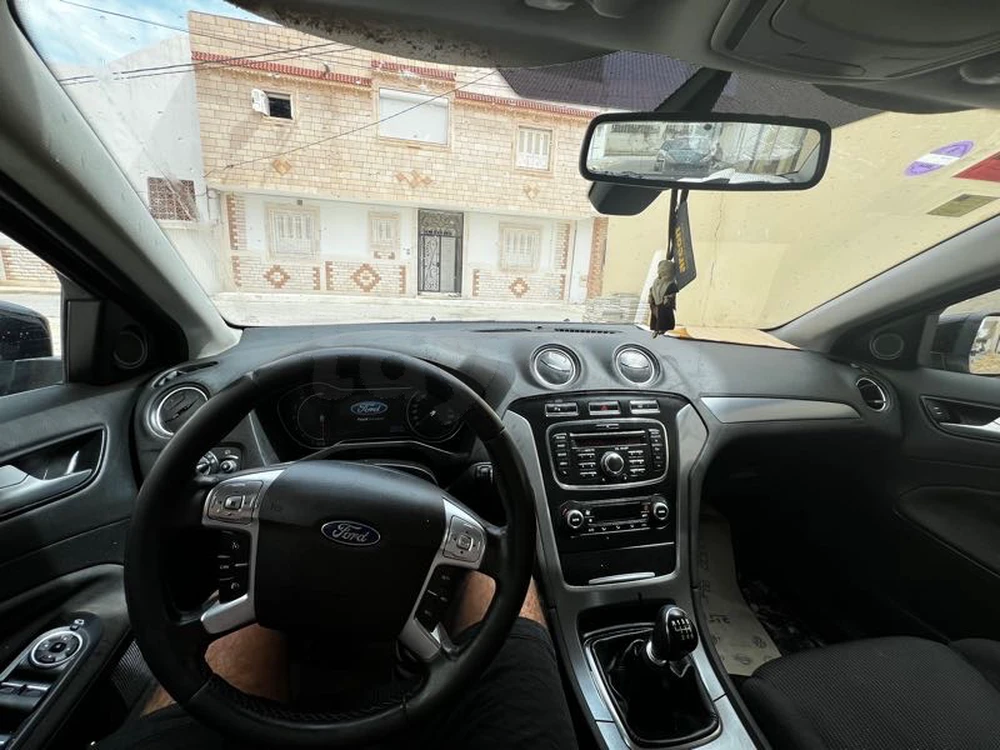 Carte voiture Ford Mondeo