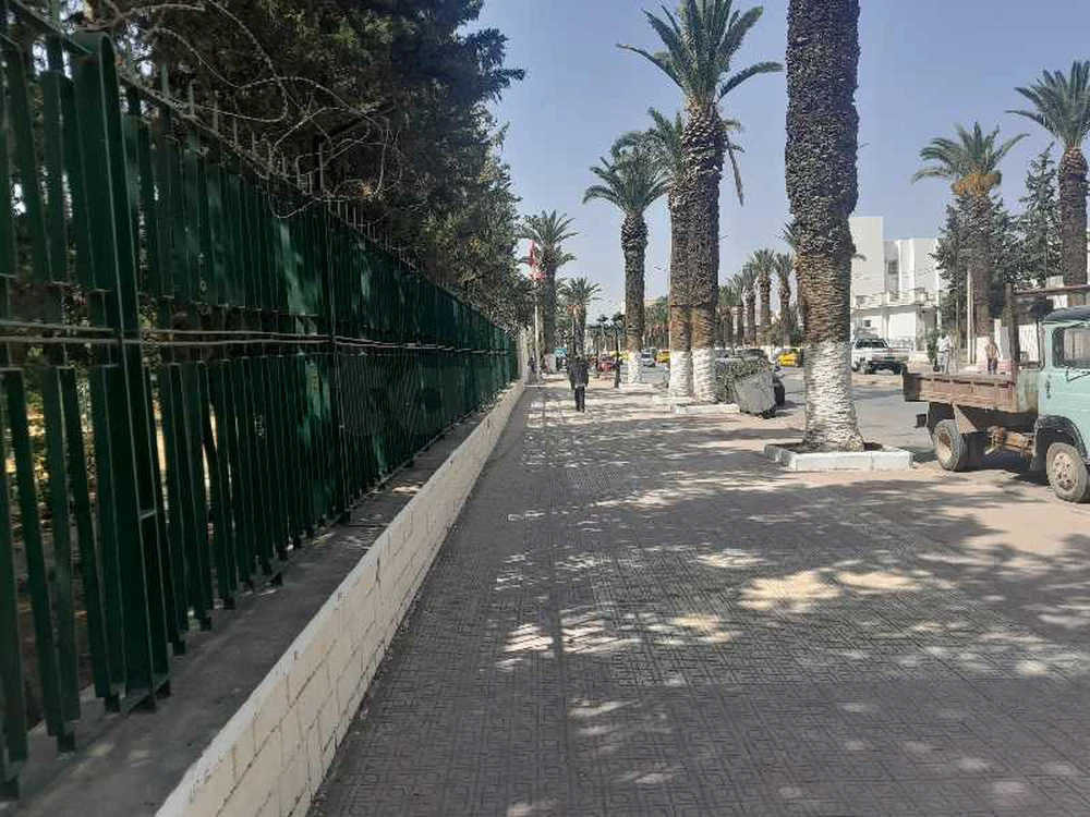 للبيع عمارة فيها 3,طوابق في وسط مدينة جندوبة قبالة سوق ليبيا الهاتف 95736379
