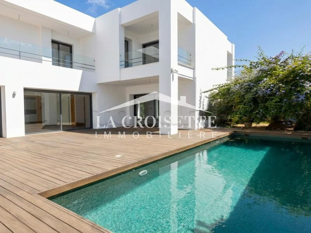 Villa S+4 avec piscine à louer à La Marsa MVL0119