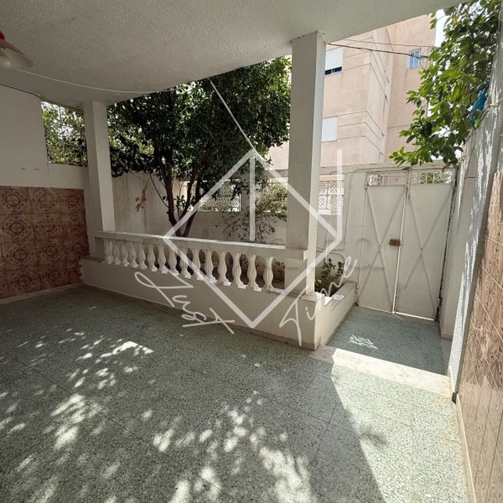 À louer un étage de villa en s+2 à cité el ghazela