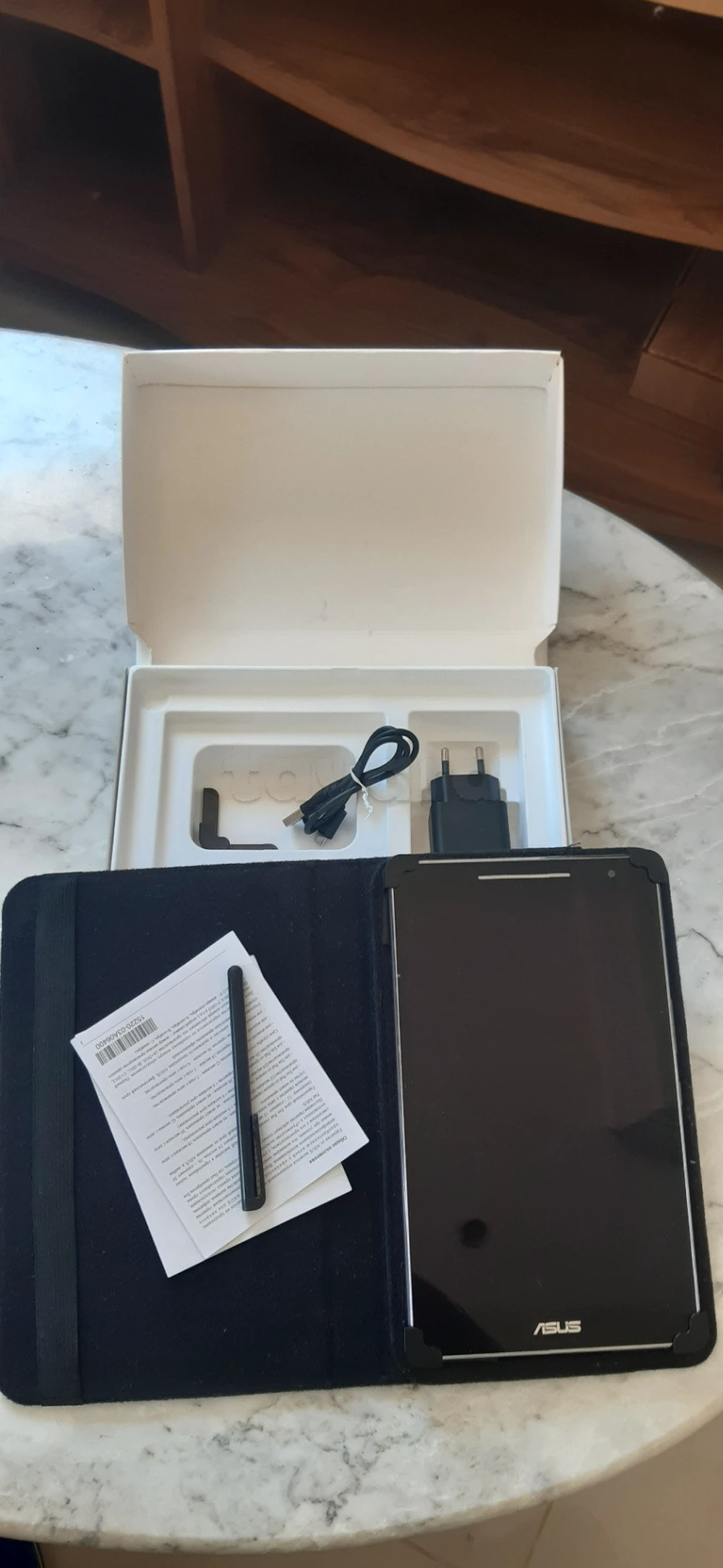 **À vendre 2 tablettes presque neuves**