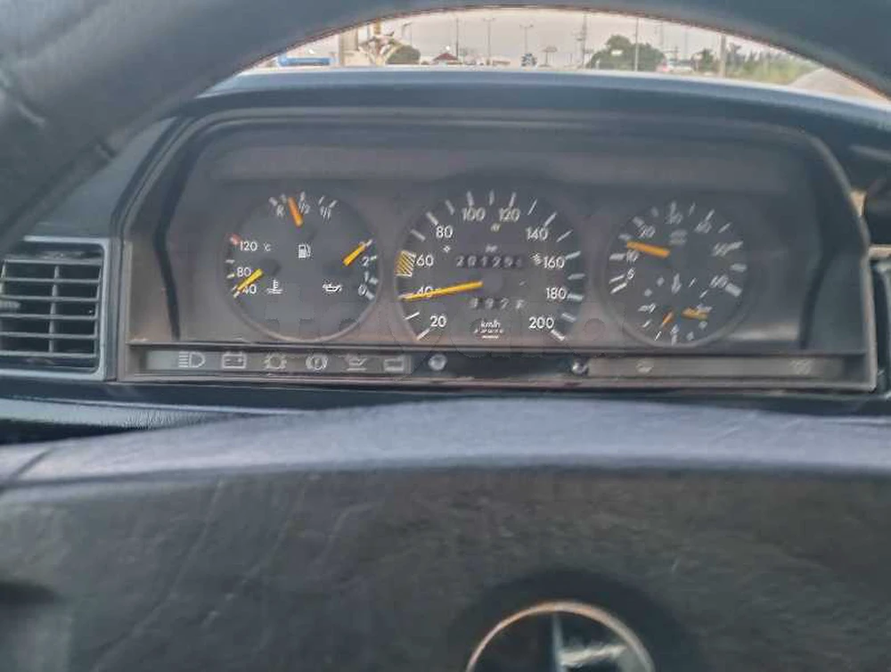 Mercedes-Benz 190