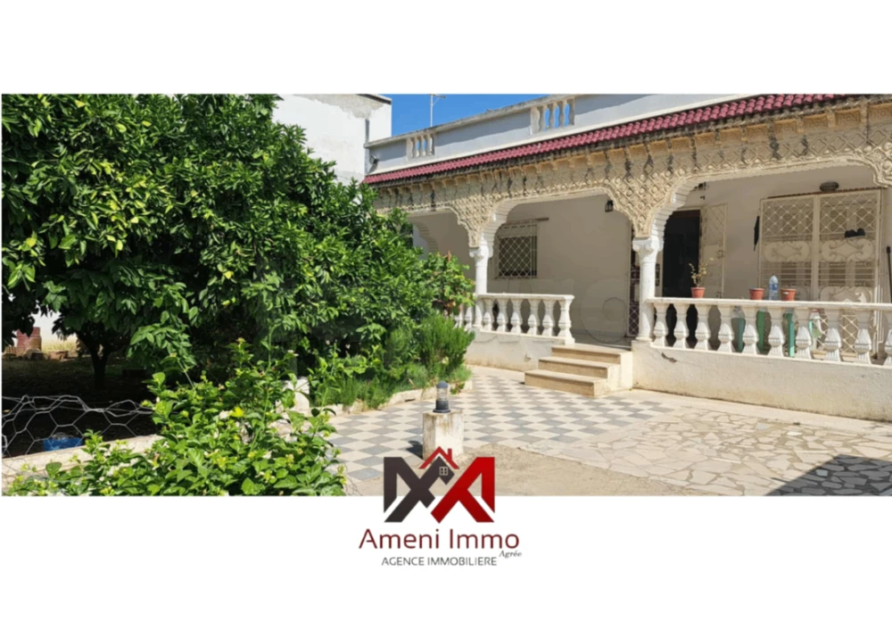 A vendre villa S+3 avec jardin autour à #Mornag.
