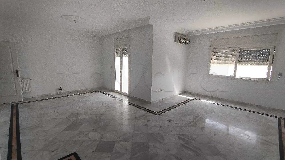 Location grand S+3 au rue du parc Soukra Résidence Azize