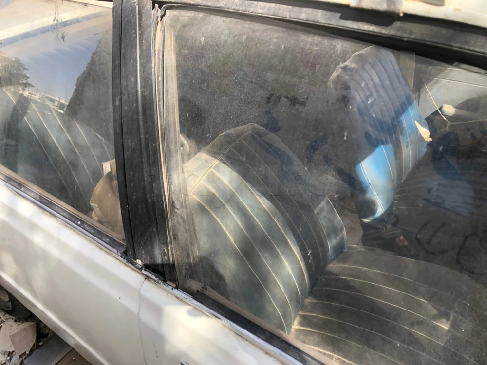 Peugeot 305