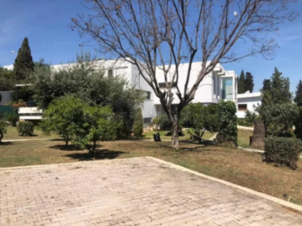A louer villa avec un grand Jardin à Notre Dame