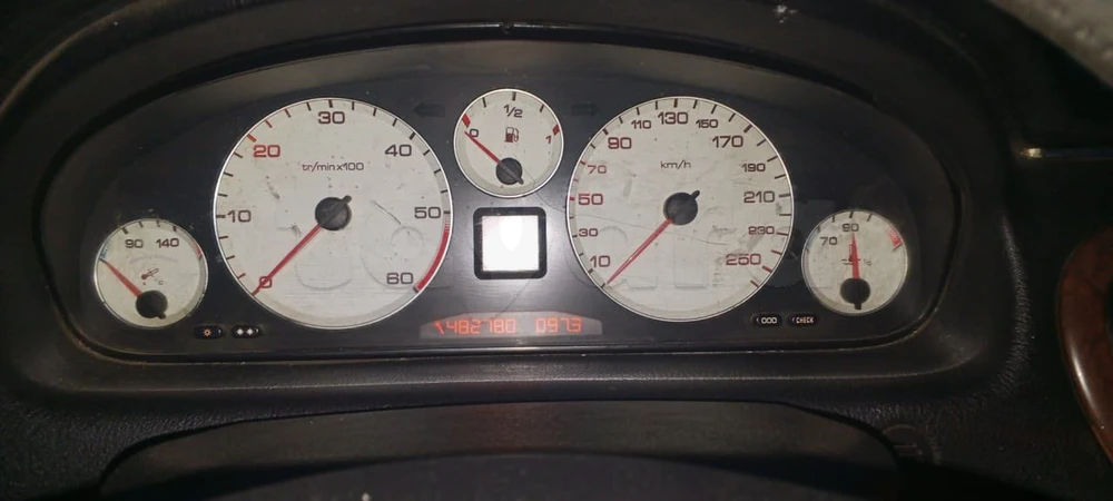 Peugeot 607