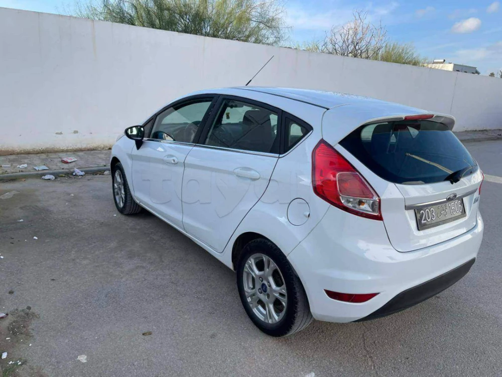 Carte voiture Ford Fiesta