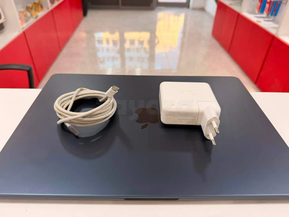 💻Apple MacBook Air M3 2024 17 Cycle