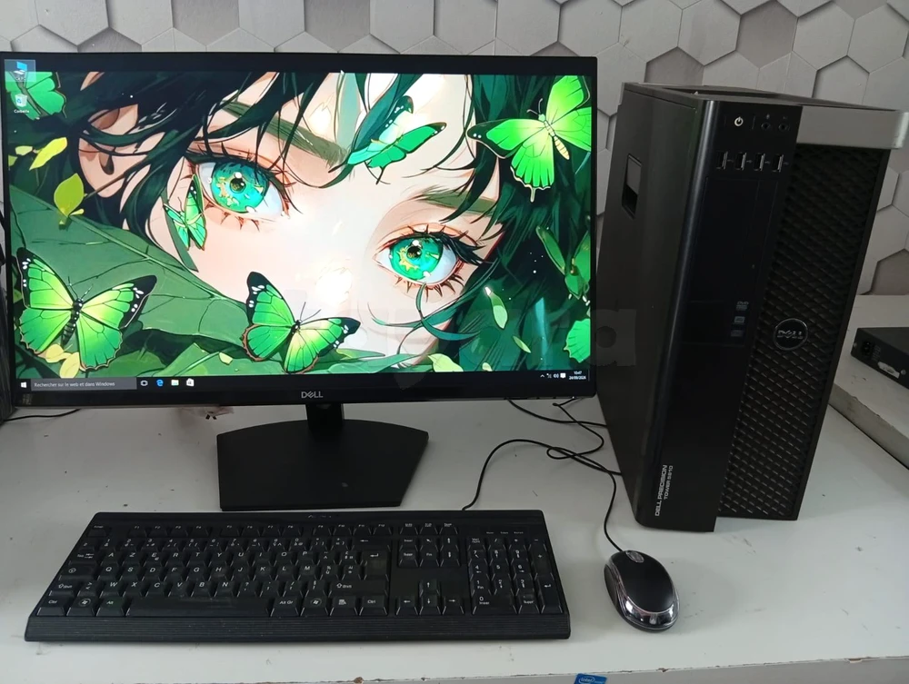 Station de Travail Dell Precision 5810 (Intel Xeon / 16Go RAM / Windows 10 Pro / Écran Dell)
