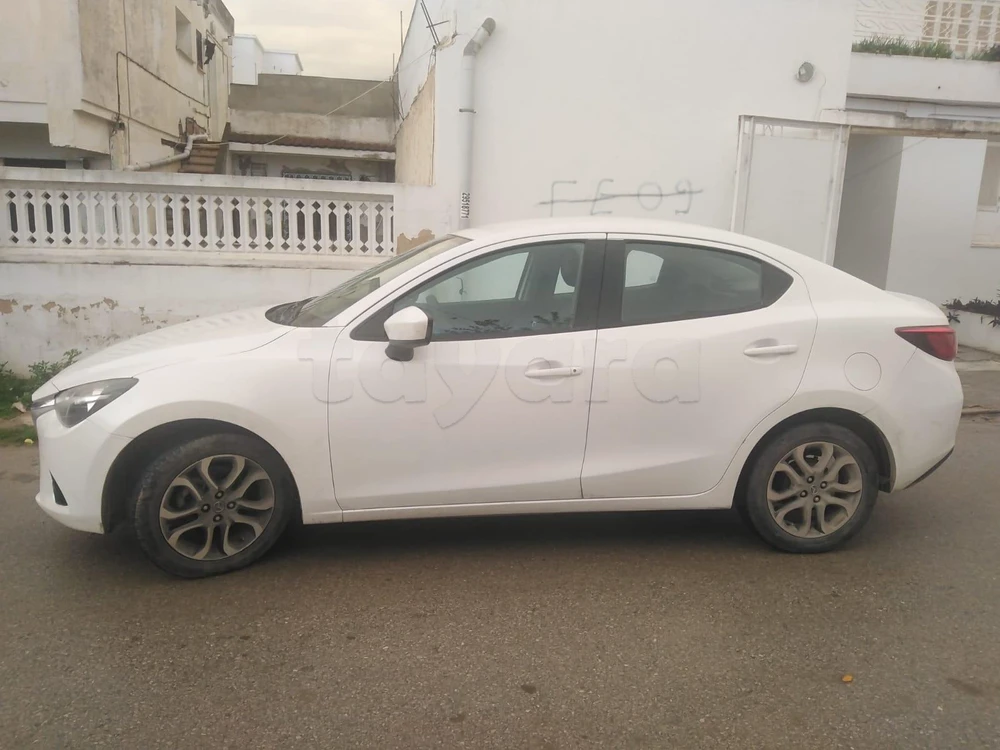 Carte voiture Mazda 2