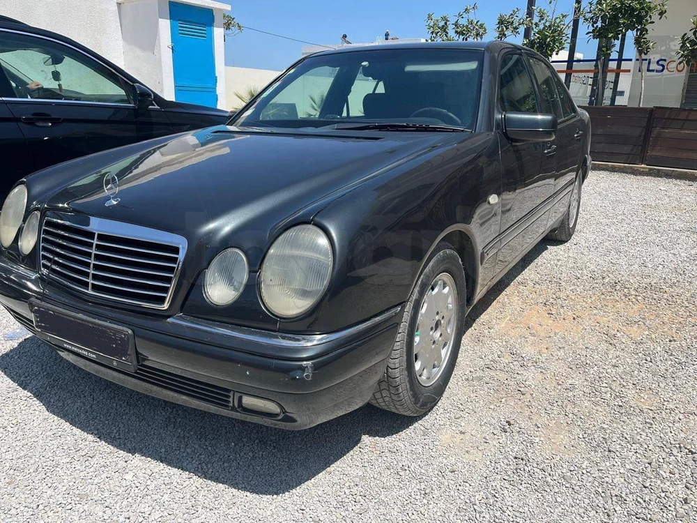 Carte voiture Mercedes-Benz Classe E