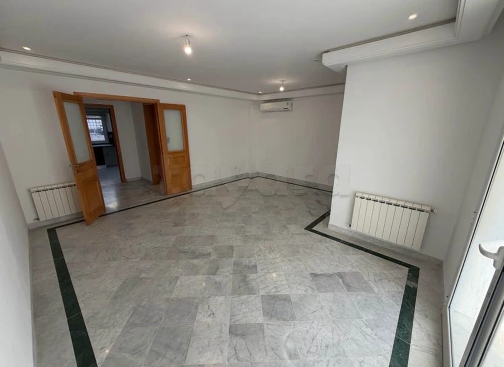 📍ENNASR 2 : APPARTEMENT S+3 A VENDRE