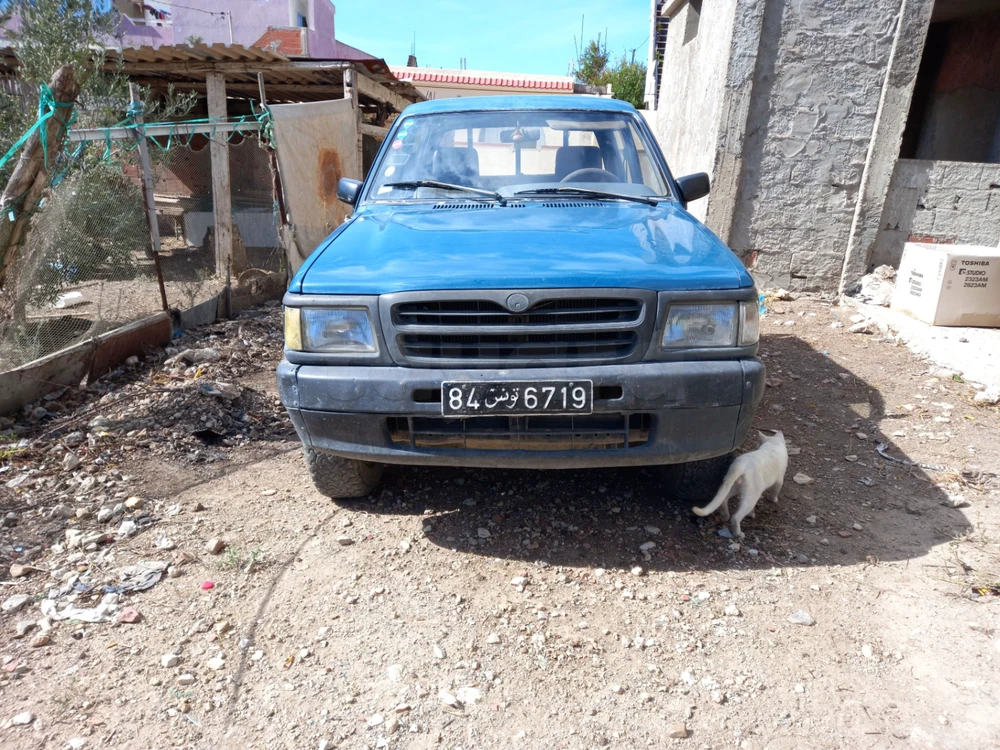 Mazda B 2500