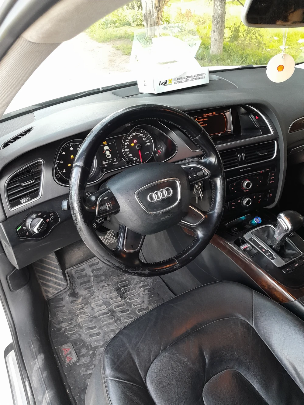 Carte voiture Audi A4