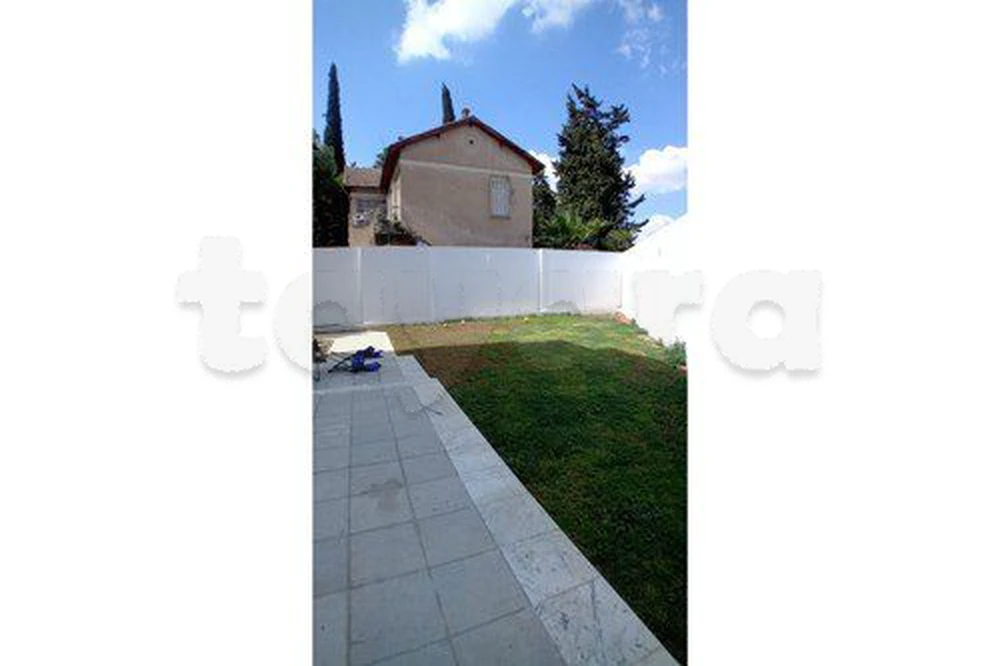 À vendre un appartement S+4 avec jardin privatif au Bardo