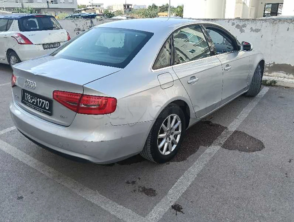 Carte voiture Audi A4