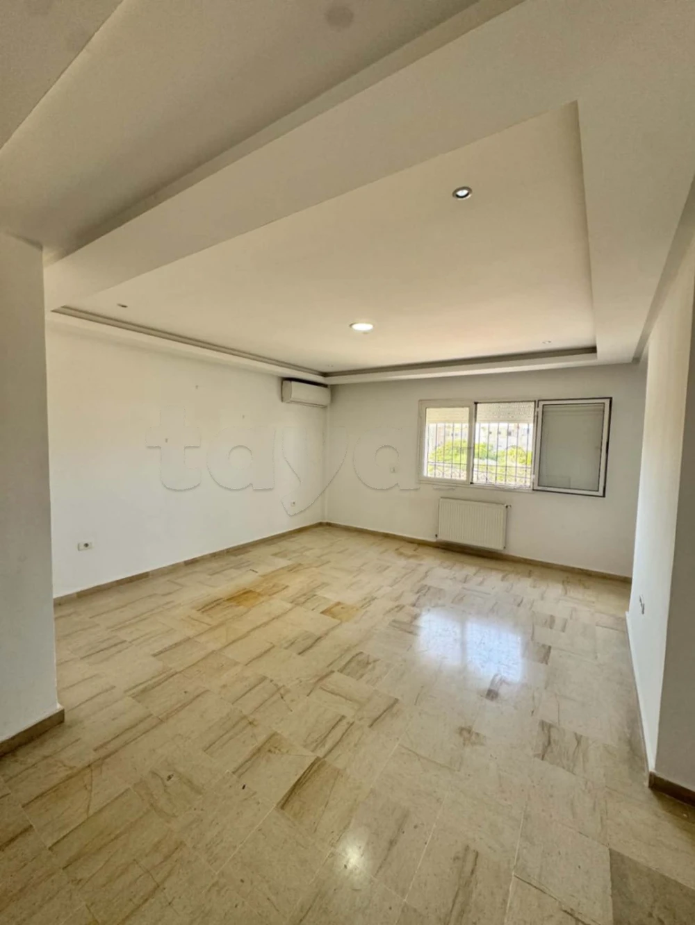 À louer S+3 à Ain Zaghouan – Résidence privée