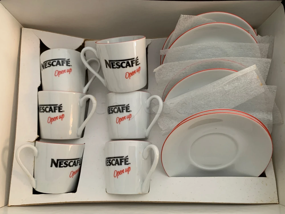 Tasses et sous tasses pour café