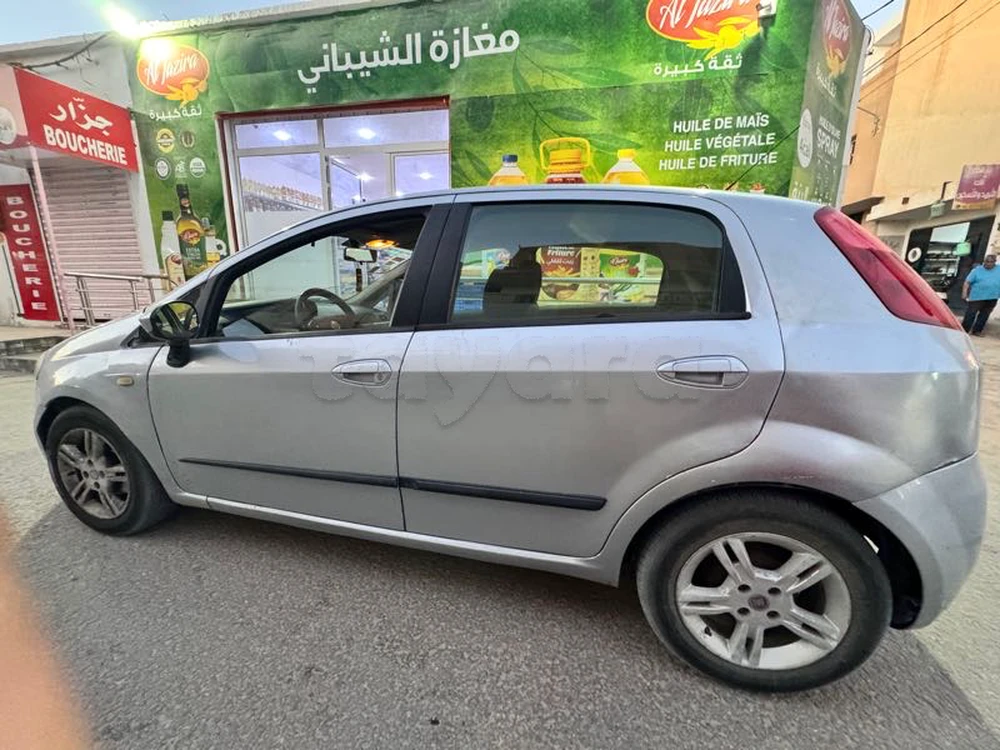 Carte voiture Fiat Grande Punto