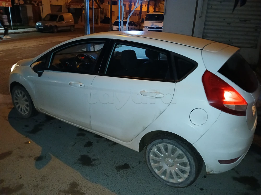 Carte voiture Ford Fiesta