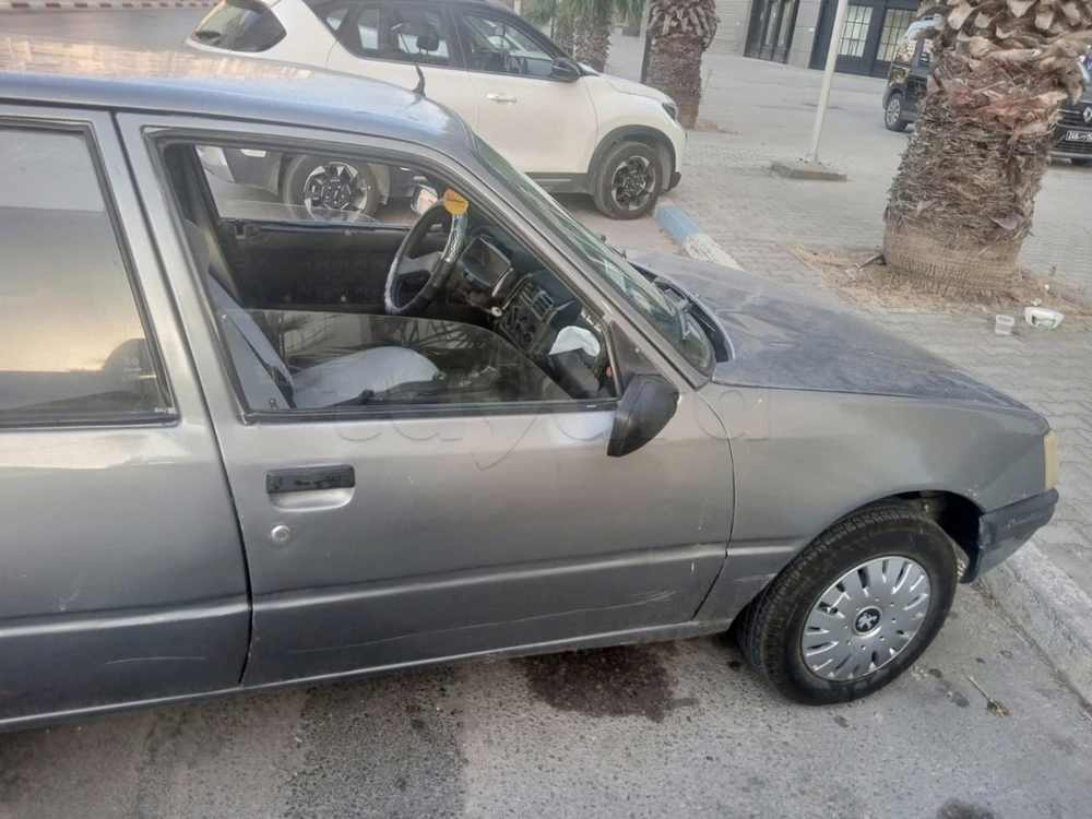 Peugeot 205