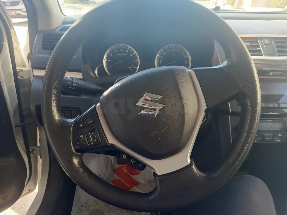 Carte voiture Suzuki Swift