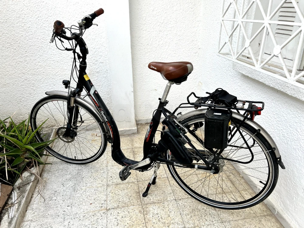 Vélo de Ville electrique jdida(moteur 10/10,batterie mbadla jdida,fiha probeleme fil controleur )