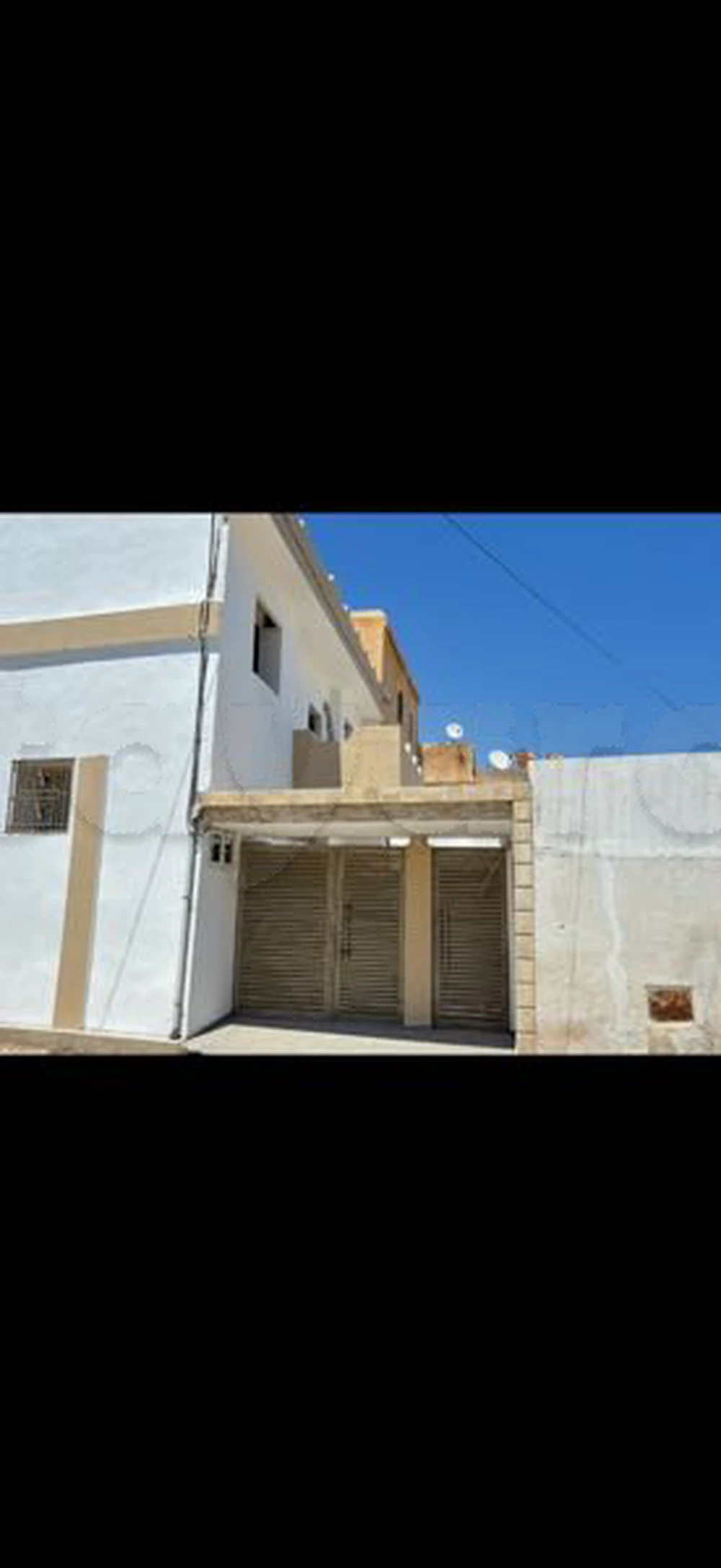 منزل طابق أرضي و طابق علوي للبيع صفاقس ساقية للبيع الدائر