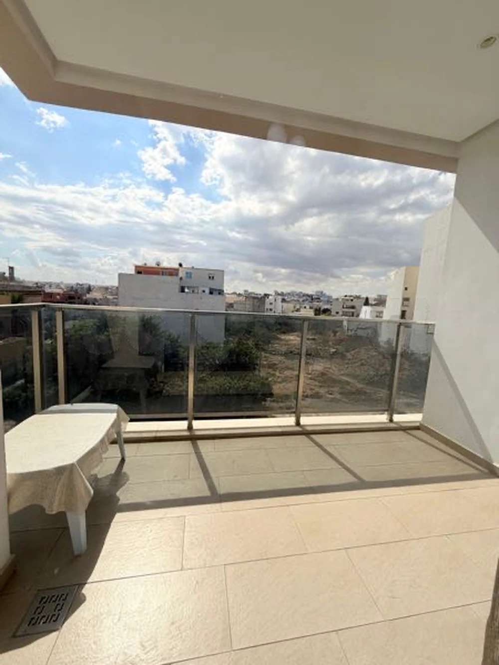 a louer un bel appartement s2 haut standing avec parking sous sol a sousse