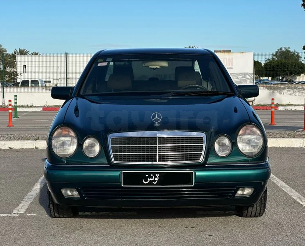 Carte voiture Mercedes-Benz Classe E