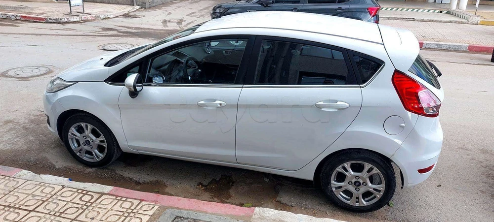 Carte voiture Ford Fiesta