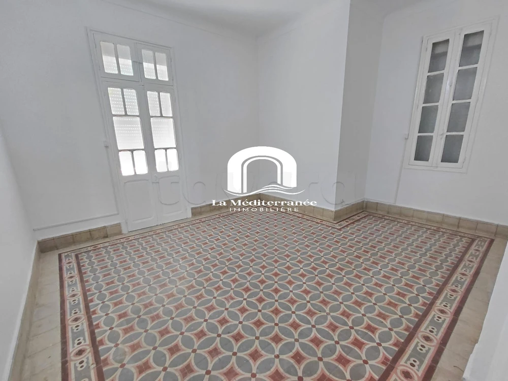 a vendre appartement s2 au centre ville Tunis